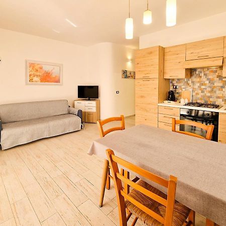 Residenza Quarto 02 - La Maddalena Apartment La Maddalena  Ngoại thất bức ảnh